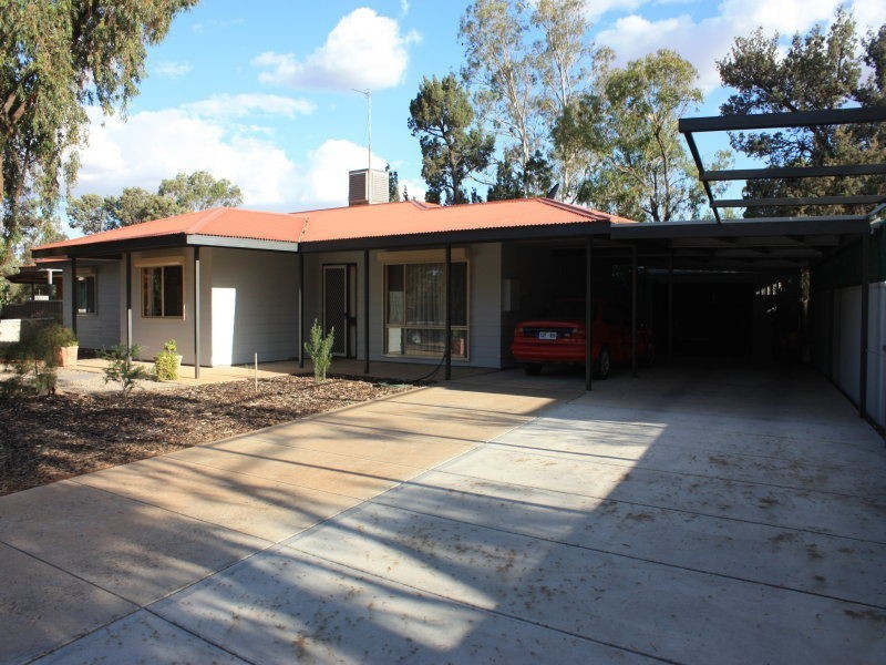 24 Hermit Street, Roxby Downs SA 5725