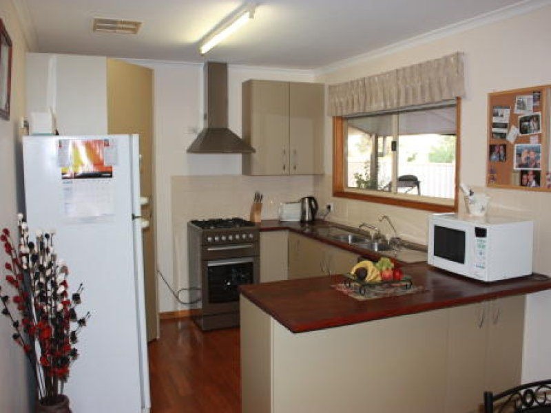 24 Hermit Street, Roxby Downs SA 5725