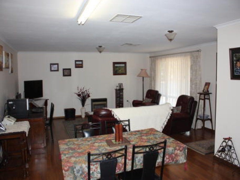 24 Hermit Street, Roxby Downs SA 5725