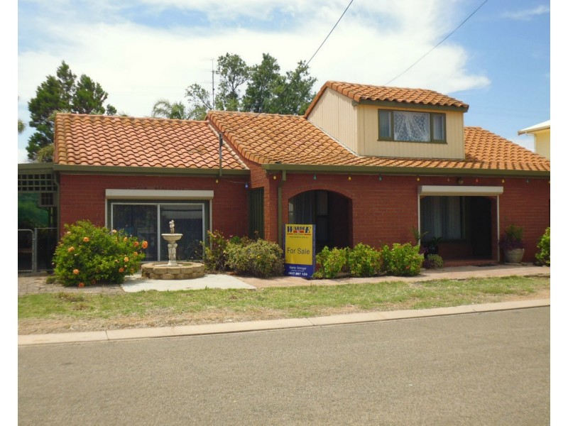 8 Kerley Street, Port Broughton SA 5522