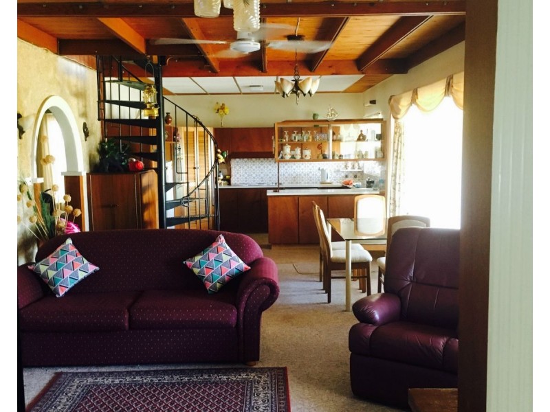 8 Kerley Street, Port Broughton SA 5522