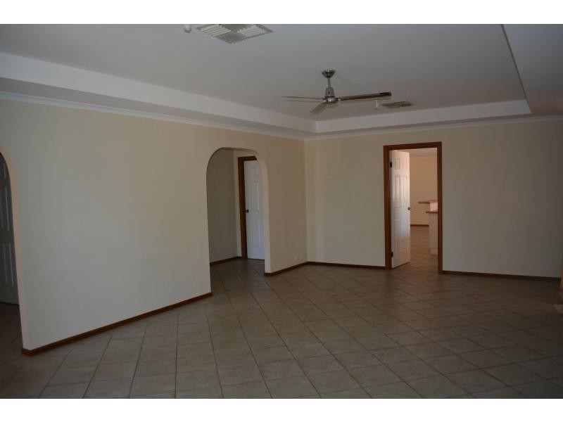 21 PLANIGALE, Roxby Downs SA 5725