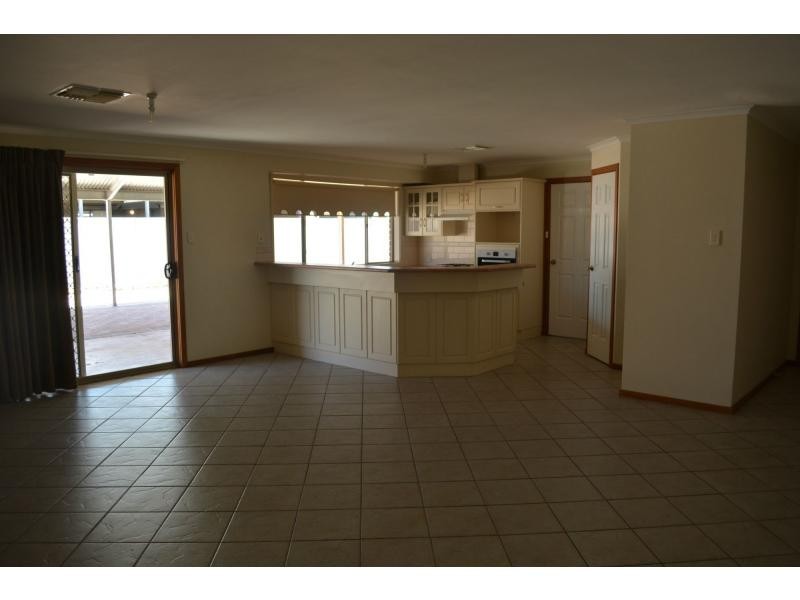 21 PLANIGALE, Roxby Downs SA 5725