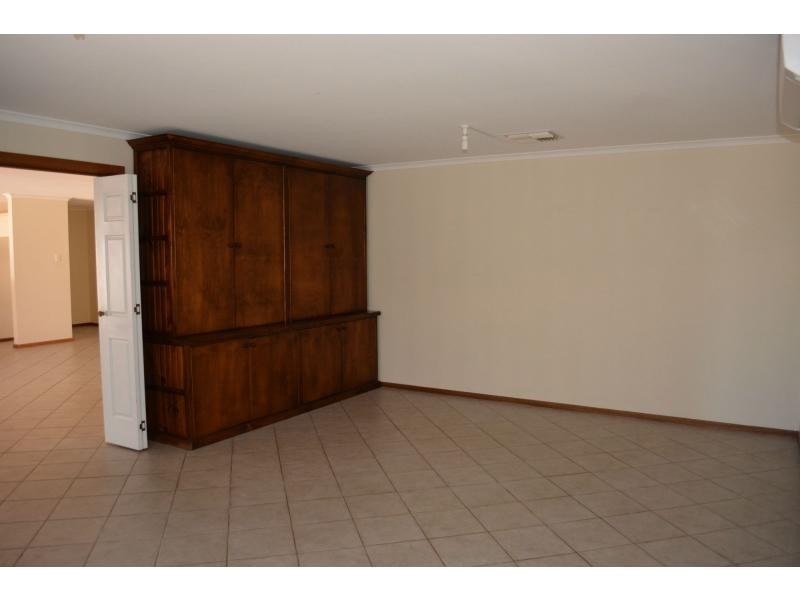 21 PLANIGALE, Roxby Downs SA 5725