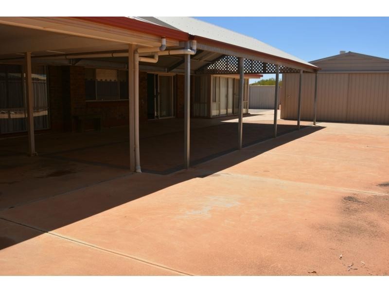 21 PLANIGALE, Roxby Downs SA 5725