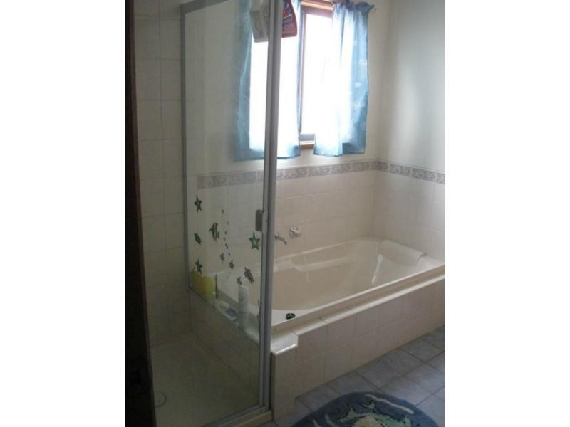 9 Clinton Road, Maitland SA 5573