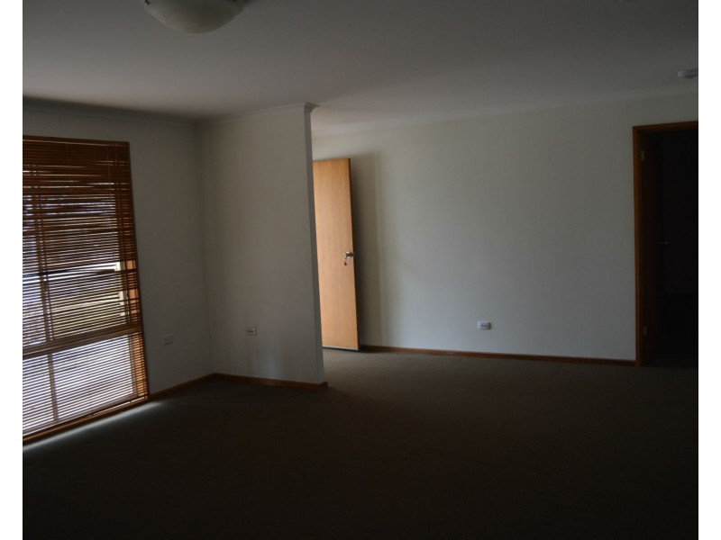 4 Wangianna Street, Roxby Downs SA 5725