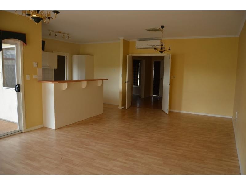 19 Planigale Drive, Roxby Downs SA 5725