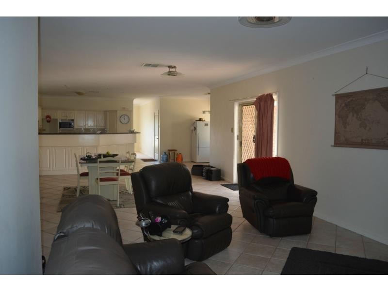 20 Wilaroo, Roxby Downs SA 5725