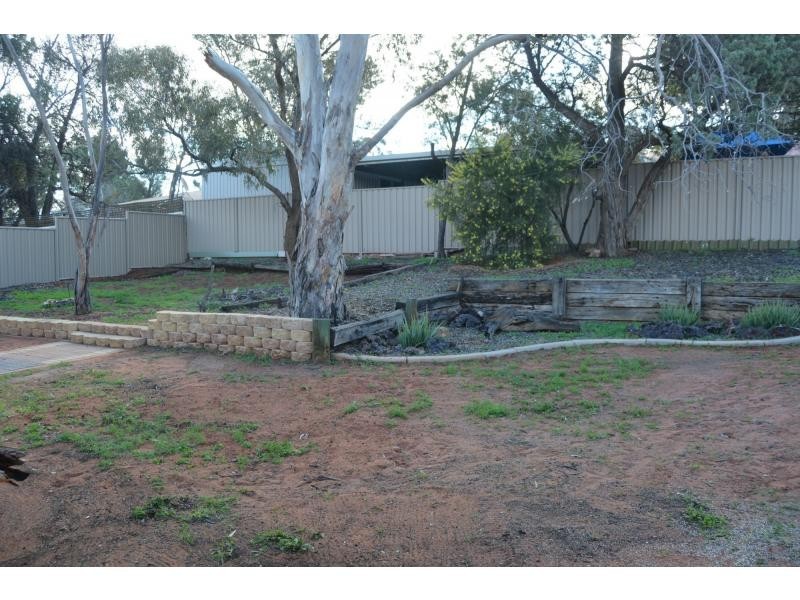 11 KENNEBERY Crescent, Roxby Downs SA 5725
