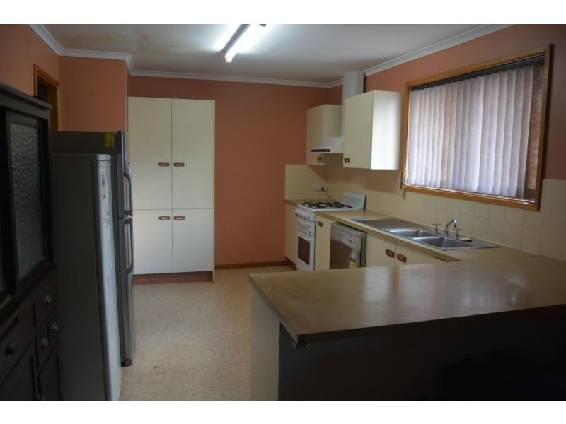 11 KENNEBERY Crescent, Roxby Downs SA 5725