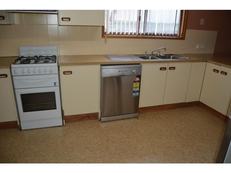 11 KENNEBERY Crescent, Roxby Downs SA 5725