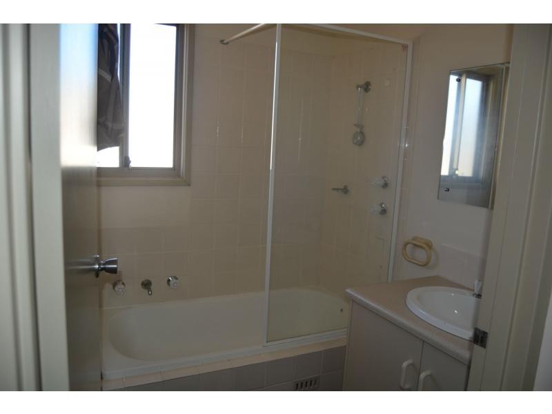11 Finnis Street, Roxby Downs SA 5725