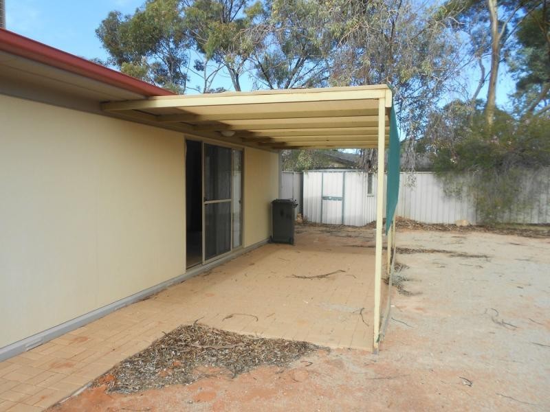 11 Finnis Street, Roxby Downs SA 5725