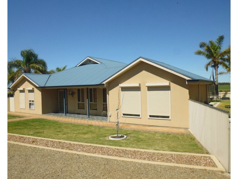 5915 Spencer Highway, Port Broughton SA 5522