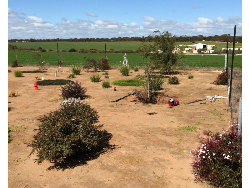 5915 Spencer Highway, Port Broughton SA 5522