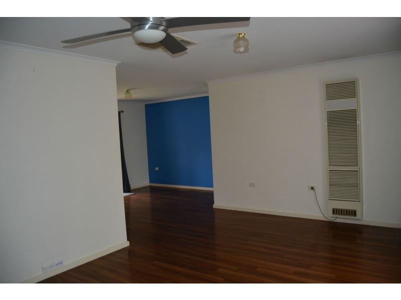 7/11 Pine Crescent, Roxby Downs SA 5725