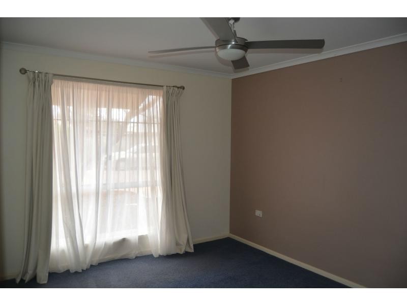 7/11 Pine Crescent, Roxby Downs SA 5725