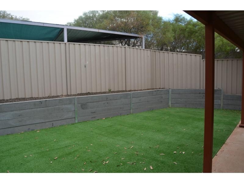 7/11 Pine Crescent, Roxby Downs SA 5725