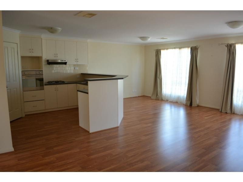 32 Maireana Circuit, Roxby Downs SA 5725