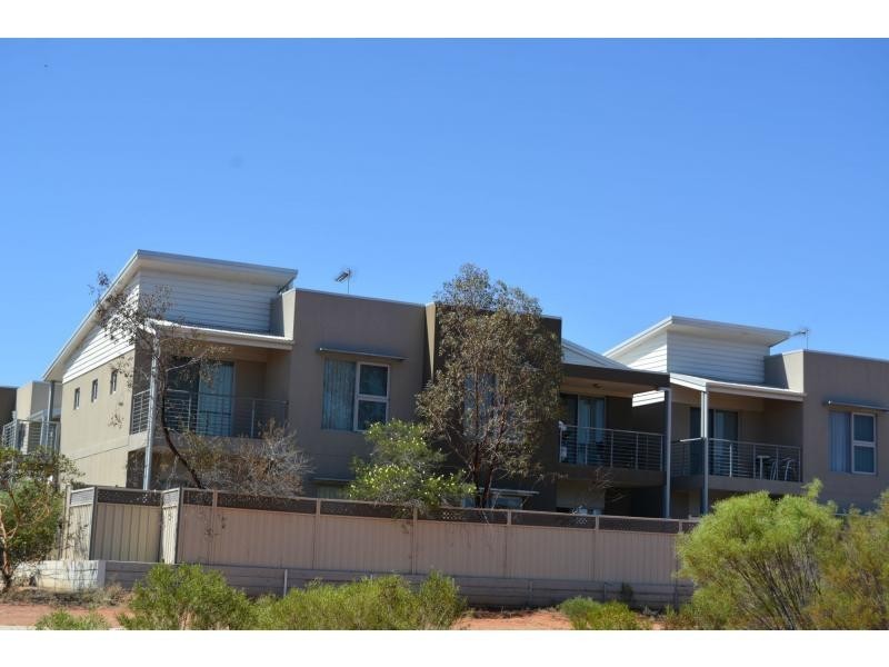 15 45/47 Stuart Road, Roxby Downs SA 5725
