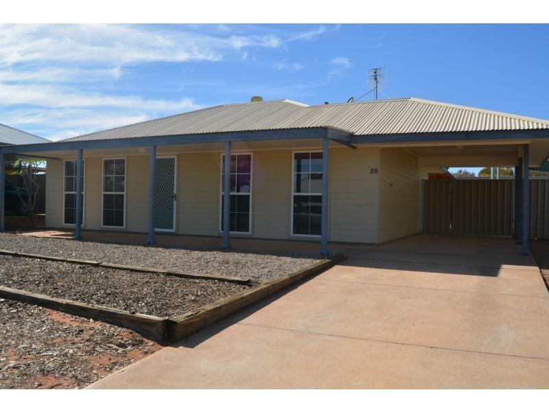 28 Pine Crescent, Roxby Downs SA 5725