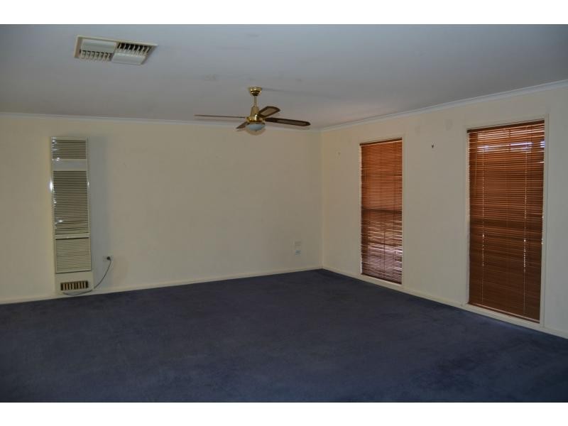 28 Pine Crescent, Roxby Downs SA 5725