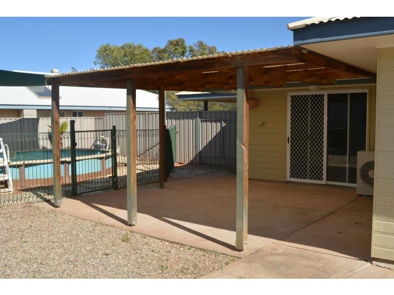 28 Pine Crescent, Roxby Downs SA 5725