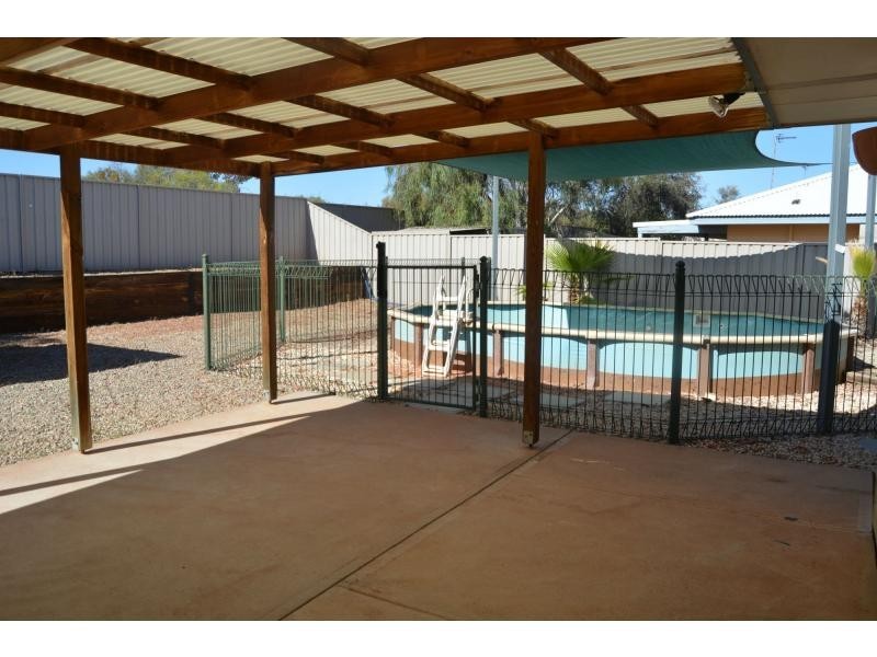 28 Pine Crescent, Roxby Downs SA 5725