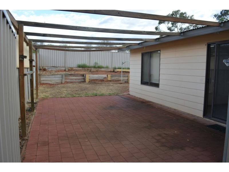 27A Finniss Street, Roxby Downs SA 5725