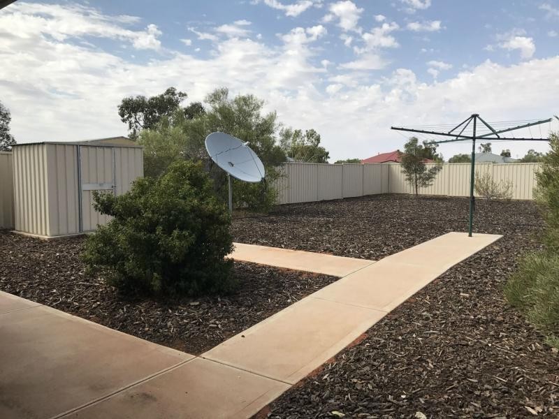 10 Bolami Street, Roxby Downs SA 5725