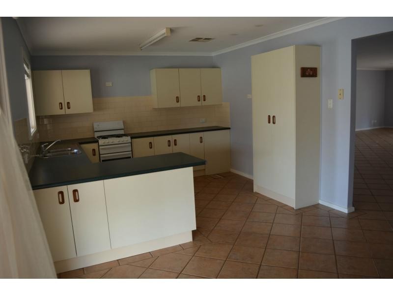 6 Blanche Court, Roxby Downs SA 5725