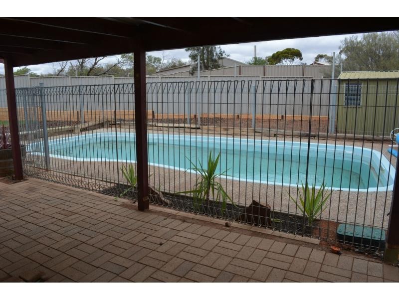 6 Blanche Court, Roxby Downs SA 5725