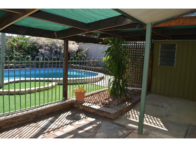 17 Pioneer Drive, Roxby Downs SA 5725