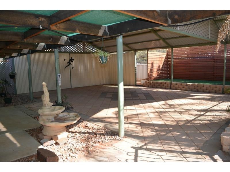 17 Pioneer Drive, Roxby Downs SA 5725