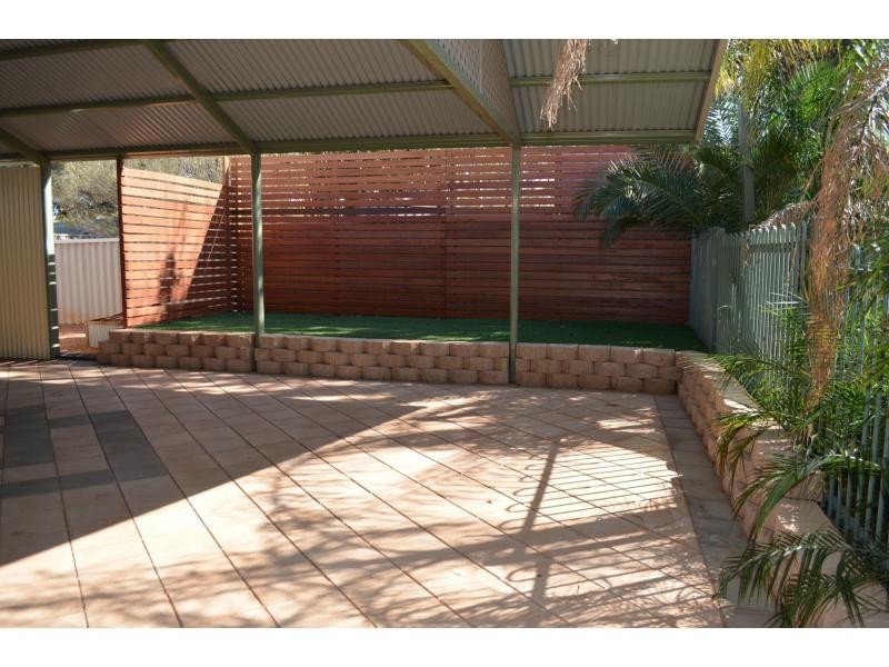 17 Pioneer Drive, Roxby Downs SA 5725