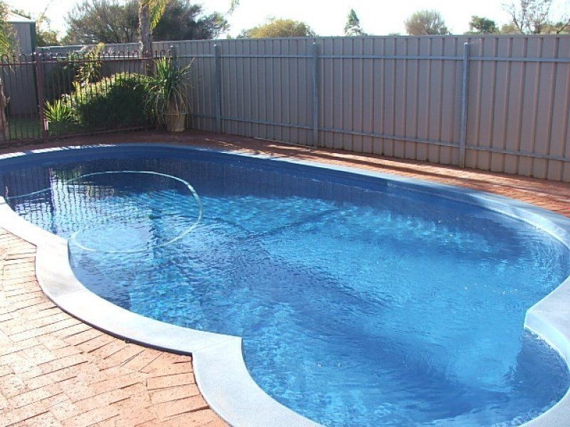 25 Maireana Circuit, Roxby Downs SA 5725