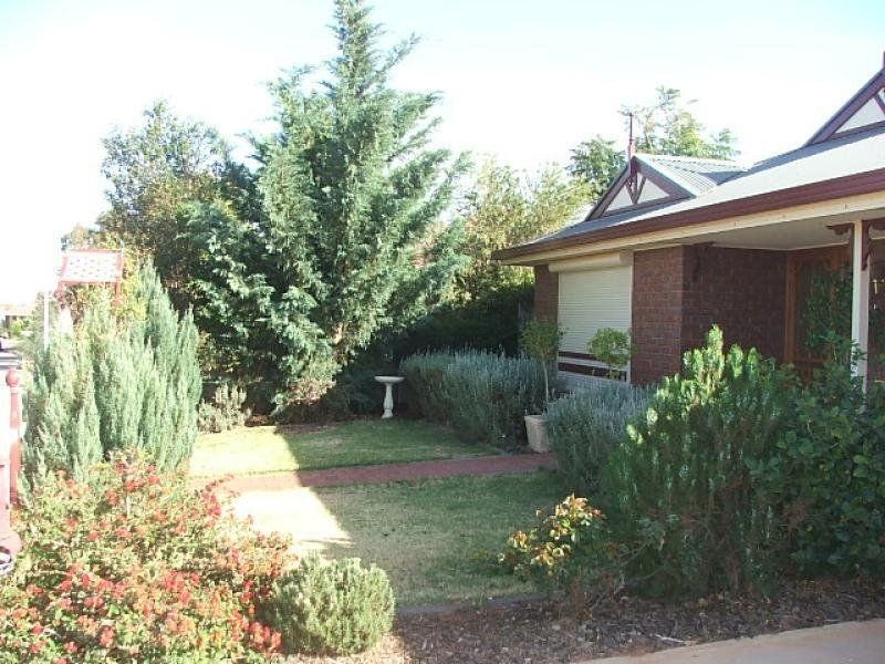 25 Maireana Circuit, Roxby Downs SA 5725