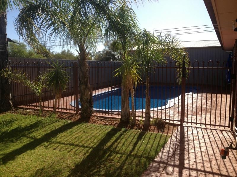 25 Maireana Circuit, Roxby Downs SA 5725