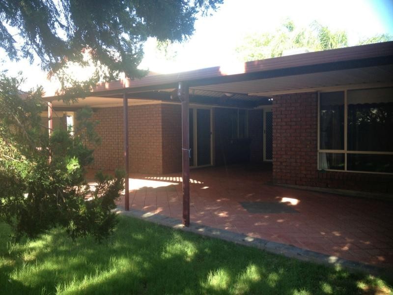 25 Maireana Circuit, Roxby Downs SA 5725