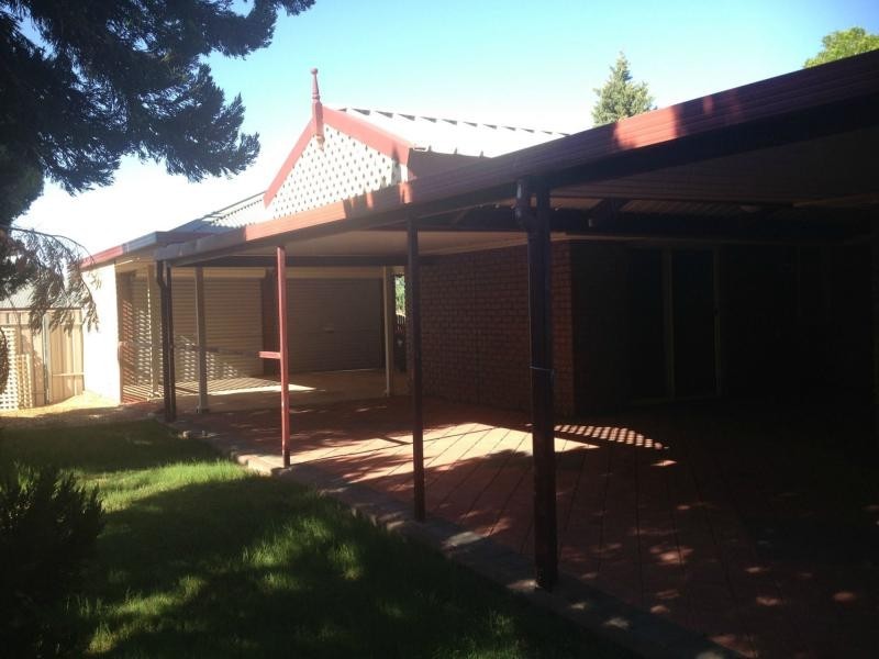 25 Maireana Circuit, Roxby Downs SA 5725