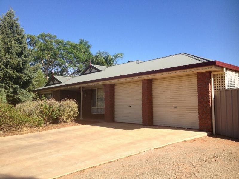 25 Maireana Circuit, Roxby Downs SA 5725