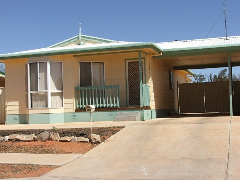 Unit 2/24 Tiliqua Crescent, Roxby Downs SA 5725