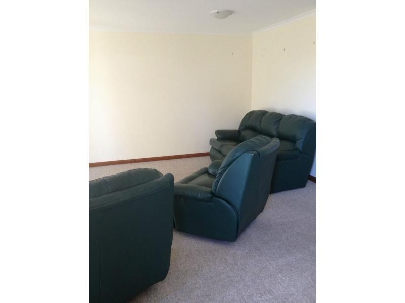 Unit 2/24 Tiliqua Crescent, Roxby Downs SA 5725