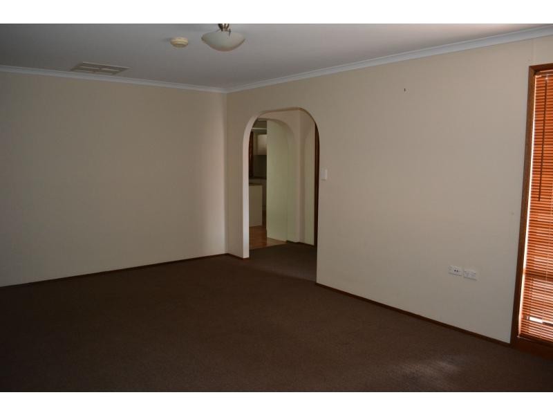24 Mulgaria Crescent, Roxby Downs SA 5725