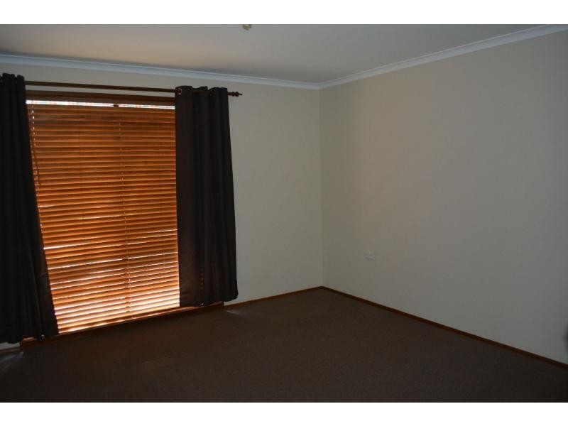 24 Mulgaria Crescent, Roxby Downs SA 5725