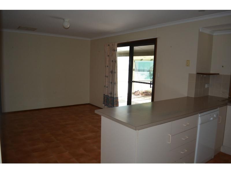 24 Mulgaria Crescent, Roxby Downs SA 5725