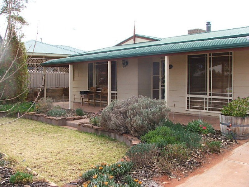 29 Quandong Street, Roxby Downs SA 5725