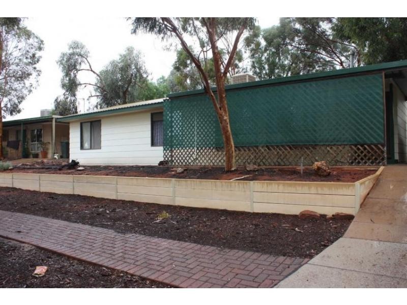 50 Pioneer Drive, Roxby Downs SA 5725
