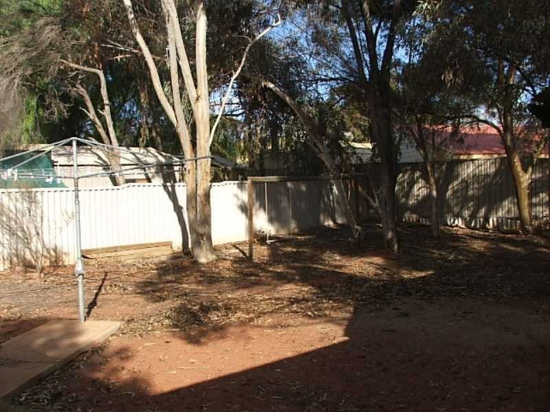 50 Pioneer Drive, Roxby Downs SA 5725